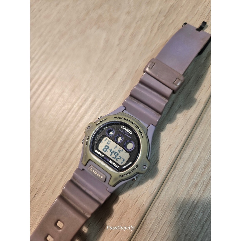 Vtg Casio Watch Womens Illuminator Purple Y2K Glam Sporty Utility Chic Minimal‎